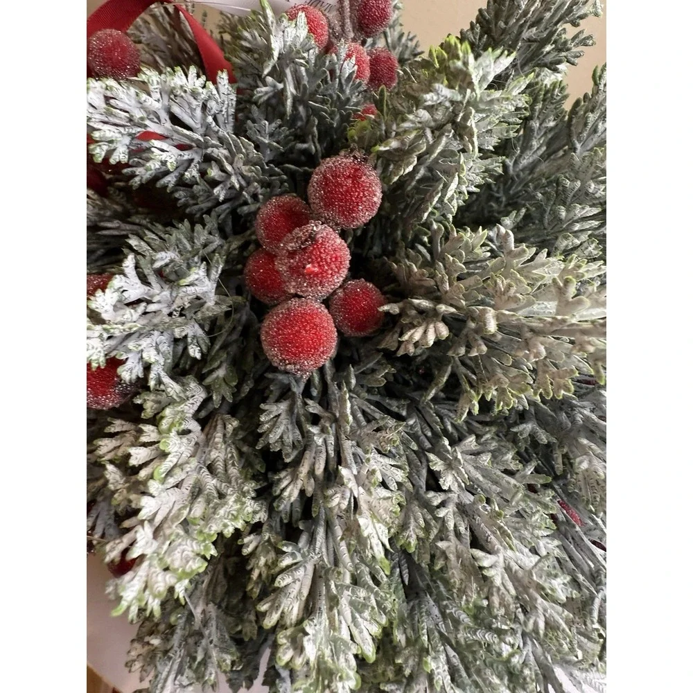 Martha‎ Stewart Seasonal Decor Fir & Pip Berry 9